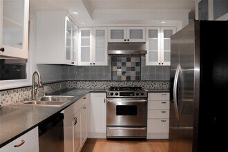 4804 Caswell Ave in Austin, TX - Foto de edificio - Building Photo
