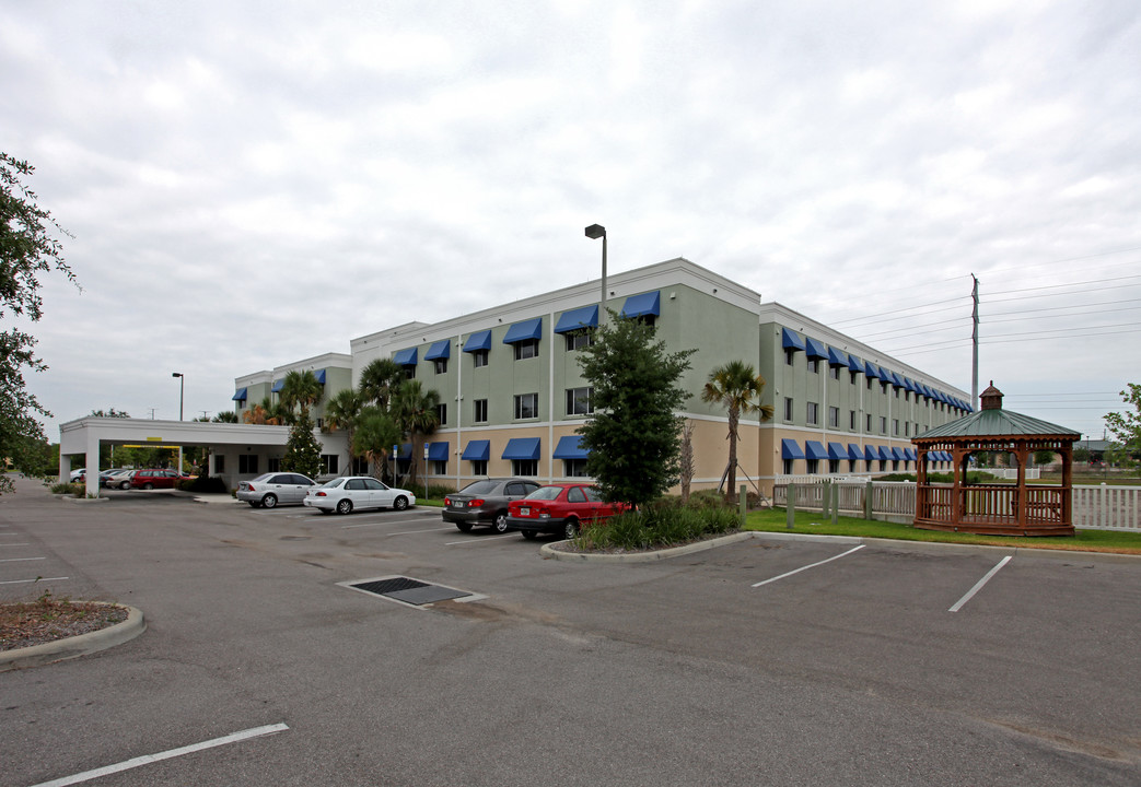 St. Joseph Garden Courts in Orlando, FL - Building Photo