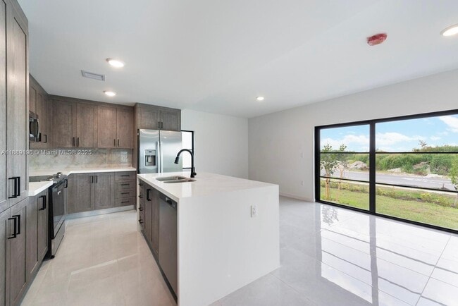 1374 NW 1st St in Florida City, FL - Building Photo - Building Photo