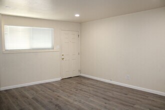 527 Vaqueros Ave in Rodeo, CA - Building Photo - Building Photo