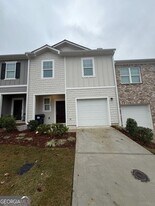 35300 Condor Ct in Atlanta, GA - Building Photo