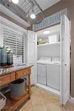 221 La Peninsula Blvd in Naples, FL - Building Photo - Building Photo