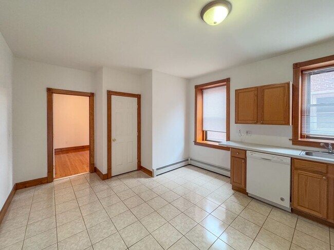 527 Chapel St in New Haven, CT - Building Photo - Building Photo