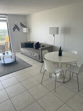 2350 NE 135th St, Unit 1109 in North Miami, FL - Building Photo - Building Photo