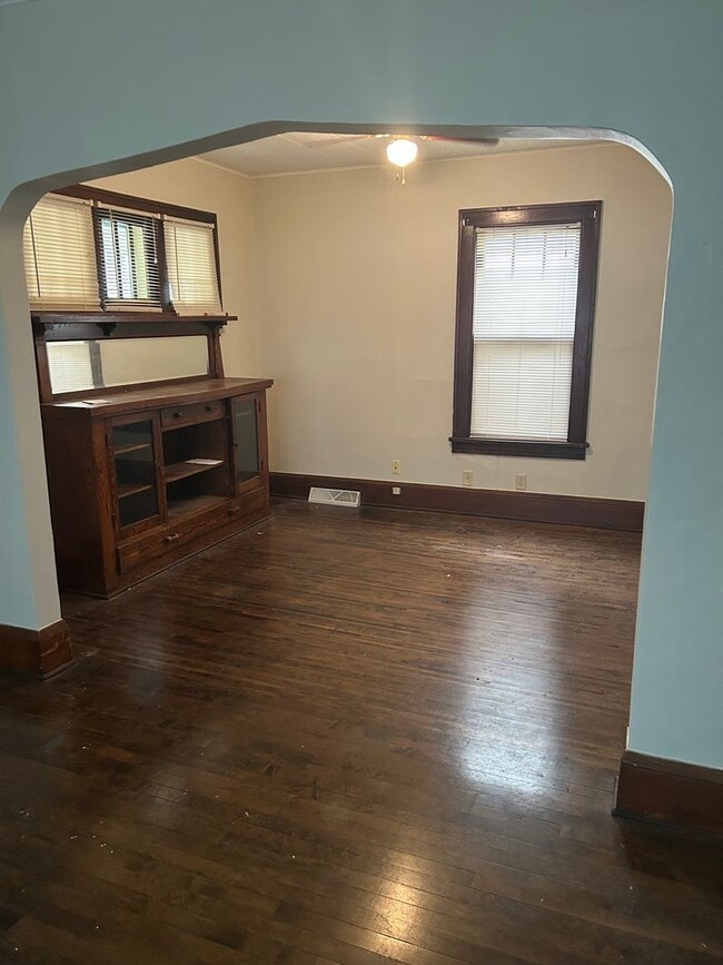 property at 2923 Dupont Ave N