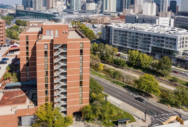 1301 Speer Blvd, Unit 1002 in Denver, CO - Building Photo - Building Photo