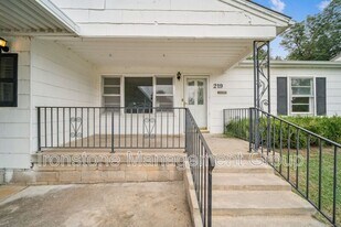 219 E 45th Ct in Tulsa, OK - Building Photo