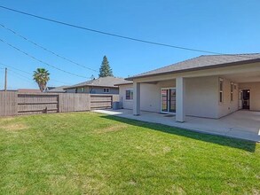 820 B St in Lincoln, CA - Building Photo - Building Photo