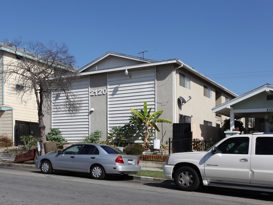 4 Units + 1 Non-conforming in Long Beach, CA - Building Photo