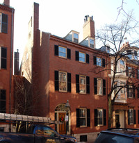 16 Chestnut St in Boston, MA - Building Photo