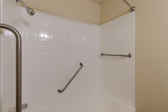 Bellflower Friendship Manor Senior Housing in Bellflower, CA - Building Photo - Building Photo
