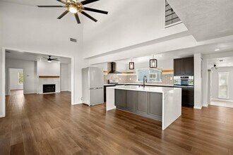 6607 Avenida Ann St in Lago Vista, TX - Building Photo - Building Photo