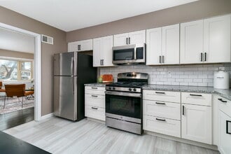 650 Florland Dr in Florissant, MO - Building Photo - Building Photo