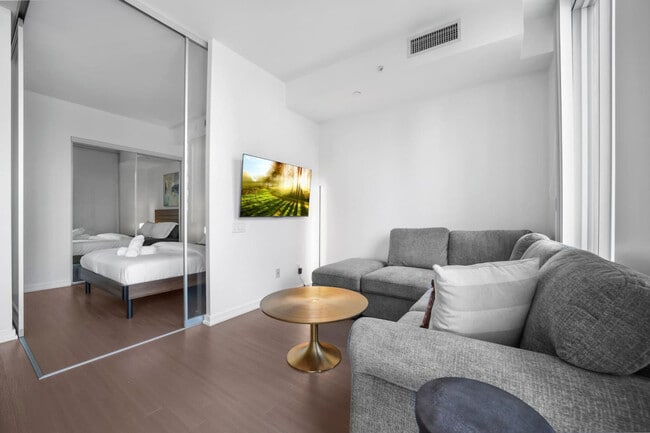 101 Peter St, Unit SI ID1388895P