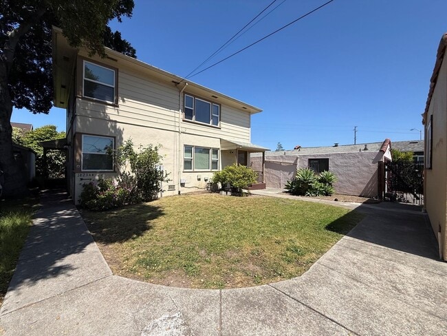 property at 1823 Pearl St