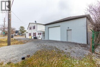 355 Jones Rd in Hamilton, ON - Building Photo - Building Photo