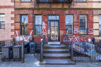 464 Pulaski St in Brooklyn, NY - Building Photo - Building Photo