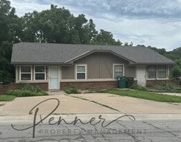 811 NE Barnes Dr in Lee's Summit, MO - Building Photo