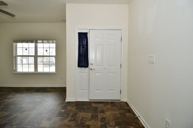 835 Coralberry Ln in Greenwood, IN - Building Photo - Building Photo