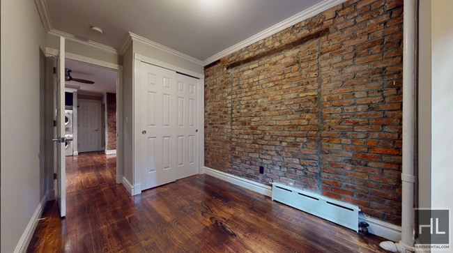 West 14th Street in New York, NY - Foto de edificio - Building Photo