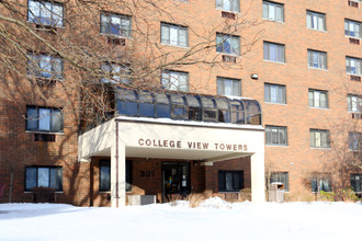 College View Towers in Grove City, PA - Foto de edificio - Building Photo