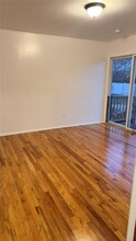 87 Palm St in Lindenhurst, NY - Building Photo - Building Photo