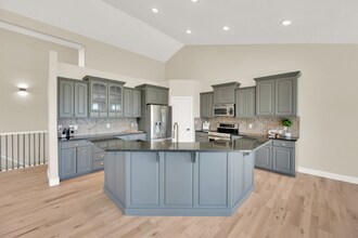 4333 Park Hollow Ln in Riverton, UT - Building Photo - Building Photo
