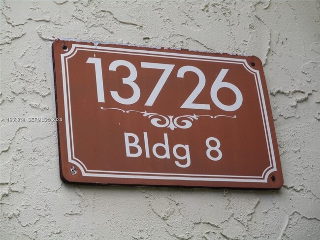 13726 SW 90th Ave in Miami, FL - Building Photo - Building Photo