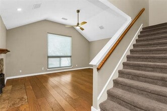 2010 Greenview Dr in Carrollton, TX - Building Photo - Building Photo