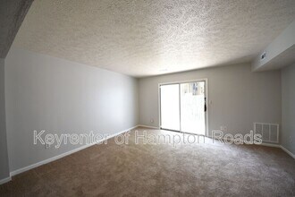 313 Gaylor Ln in Newport News, VA - Building Photo - Building Photo