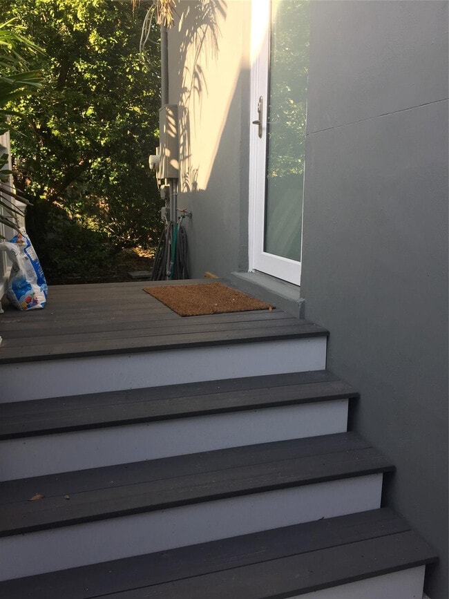 1307 SW 18th Ct in Fort Lauderdale, FL - Building Photo - Building Photo