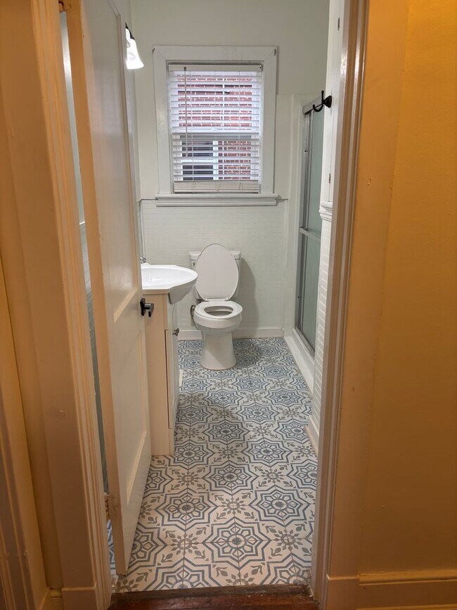 4302 W Franklin St-Unit -Unit B in Richmond, VA - Building Photo - Building Photo