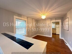 526 W Hillsdale St in Lansing, MI - Building Photo - Building Photo