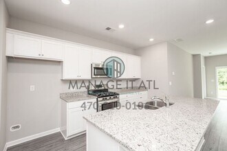 176 Peregrine Point in Hoschton, GA - Building Photo - Building Photo