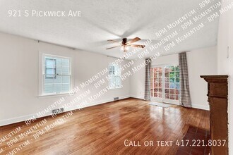 921 S Pickwick Ave in Springfield, MO - Building Photo - Building Photo