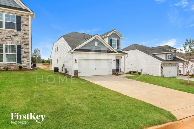 525 Hillpark Ln in Greer, SC - Foto de edificio - Building Photo