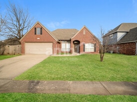 4025 S 212th E Ave in Broken Arrow, OK - Building Photo