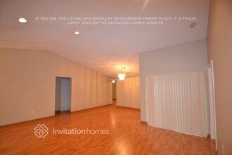 7350 SW 161st Pl in Miami, FL - Foto de edificio - Building Photo