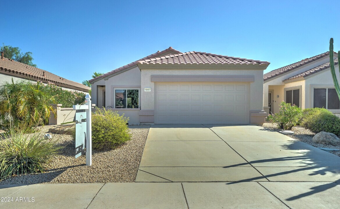 16457 W Rock Springs Ln in Surprise, AZ - Building Photo