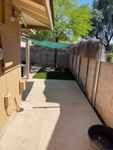 1633 E La Jolla Dr in Tempe, AZ - Foto de edificio - Building Photo