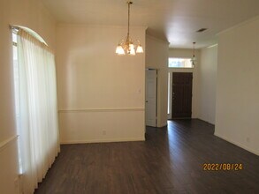 9415 Pine Arbor in San Antonio, TX - Foto de edificio - Building Photo
