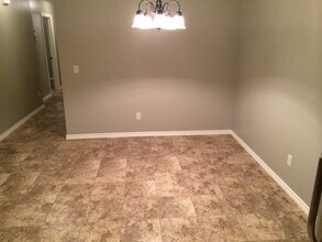 211 Ashley Dr in Edmond, OK - Foto de edificio - Building Photo