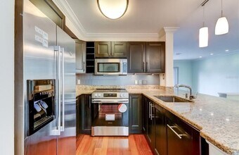 115 112th Ave NE, Unit 618 in St. Petersburg, FL - Foto de edificio - Building Photo