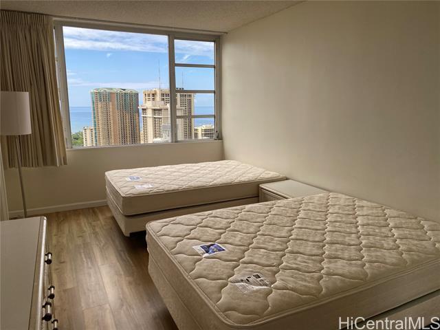 400 Hobron Ln in Honolulu, HI - Building Photo - Building Photo