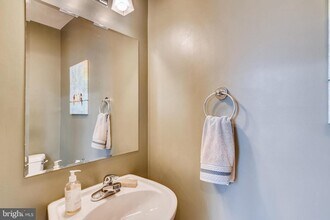 819 S Potomac St in Baltimore, MD - Building Photo - Building Photo