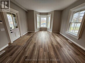 5958 16th Ave in Markham, ON - Building Photo - Building Photo