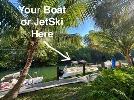 1860 Venice Park Dr in North Miami, FL - Building Photo