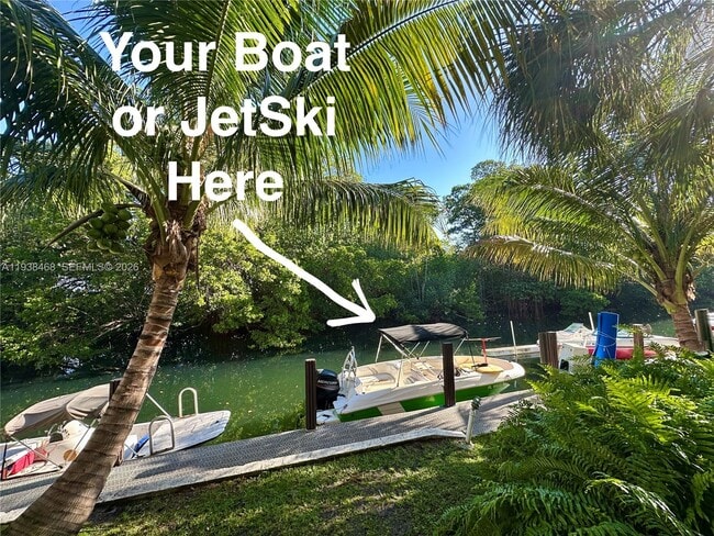 property at 1860 Venice Park Dr