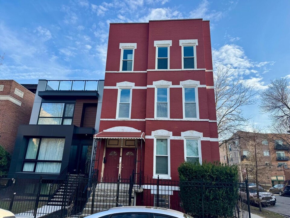 1759 W Huron St in Chicago, IL - Building Photo