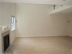 105 The Mews in Rocky Hill, CT - Building Photo - Building Photo